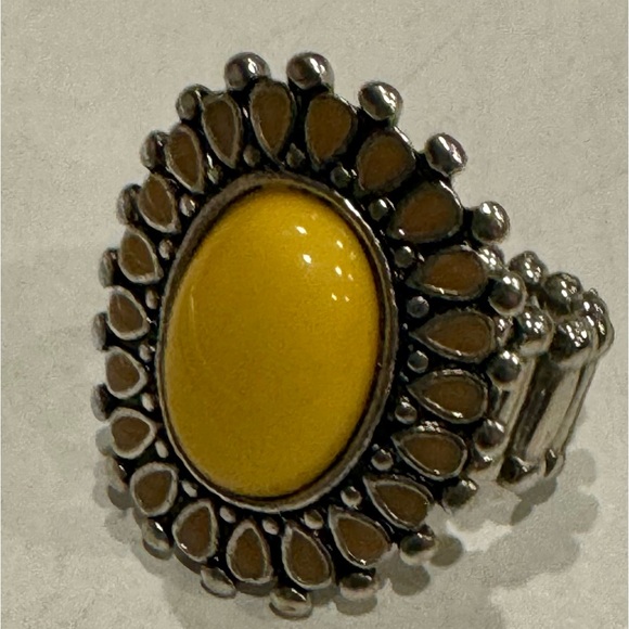Elegant Yellow Stone Statement Ring - One Size Stretch Back - Picture 3 of 4